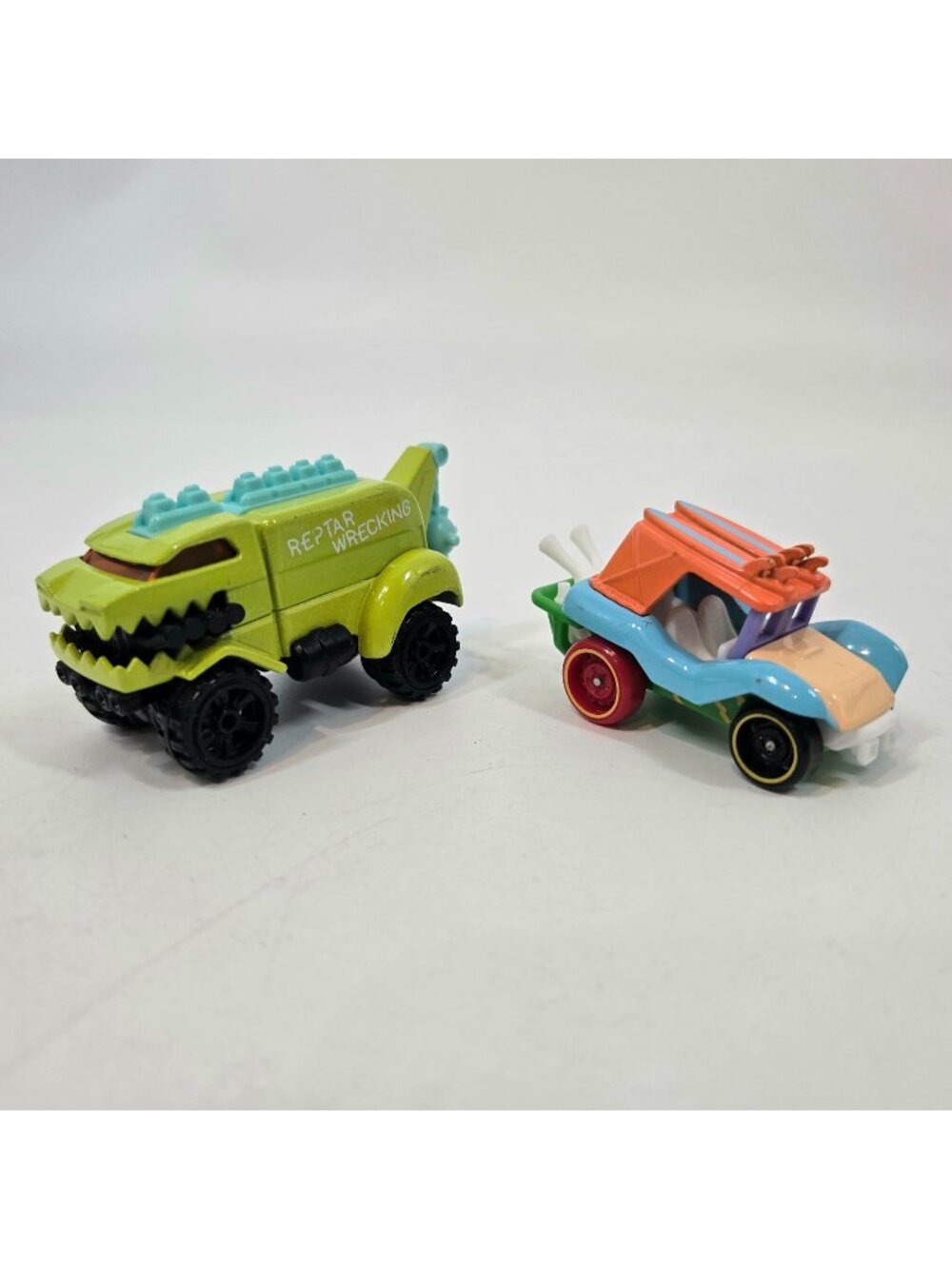 Hotwheels Rugrats Diecast Cars Chuckie Dune Buggy & Reptar Tow Truck Nickelodeon